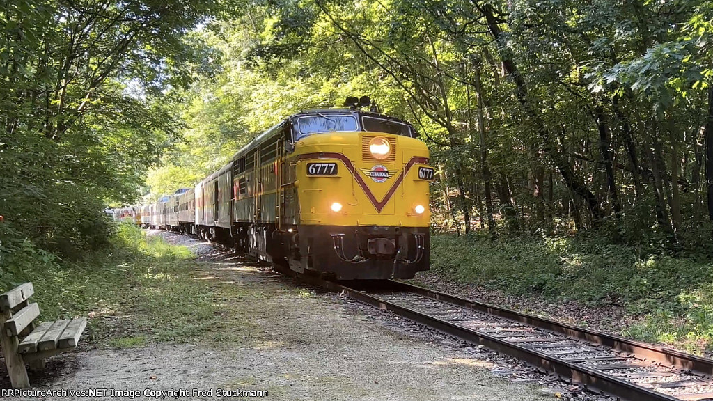 CVSR 6777 leads train 12 at Big Bend Park.